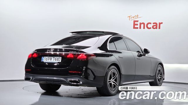 Mercedes-Benz E-Class E300 4MATIC AMG Line