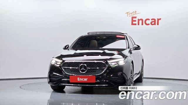 Mercedes-Benz E-Class E300 4MATIC AMG Line