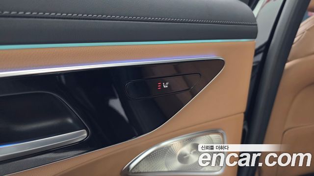 Mercedes-Benz E-Class E300 4MATIC AMG Line