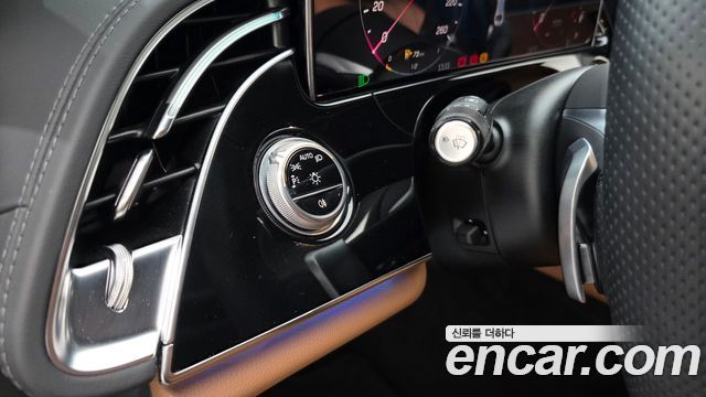 Mercedes-Benz E-Class E300 4MATIC AMG Line