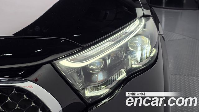 Mercedes-Benz E-Class E300 4MATIC AMG Line