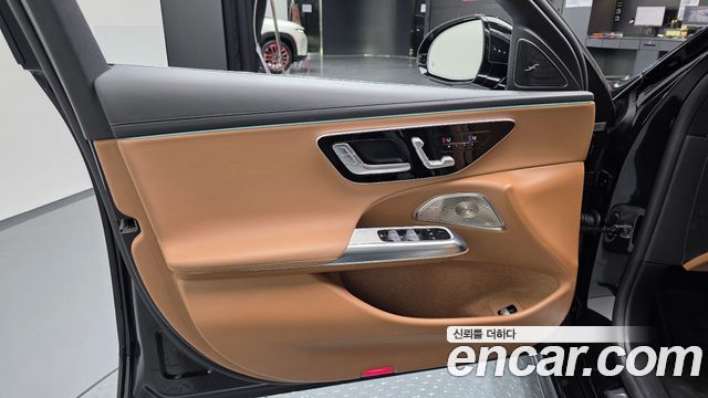 Mercedes-Benz E-Class E300 4MATIC AMG Line
