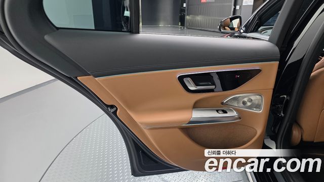 Mercedes-Benz E-Class E300 4MATIC AMG Line