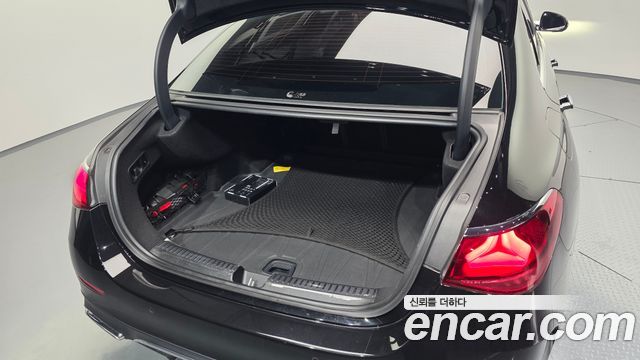 Mercedes-Benz E-Class E300 4MATIC AMG Line