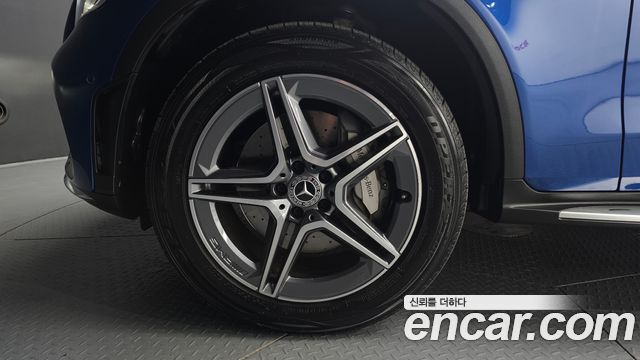 Mercedes-Benz GLC-Class GLC300e 4MATIC Coupe
