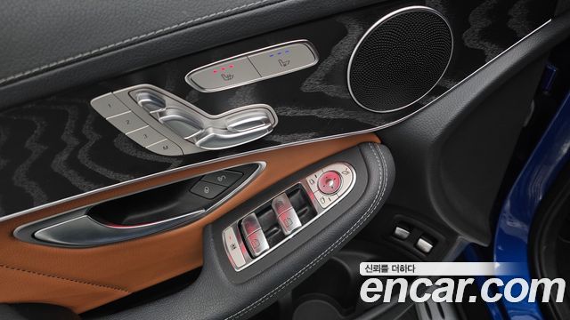 Mercedes-Benz GLC-Class GLC300e 4MATIC Coupe