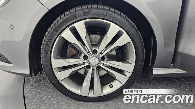 Mercedes-Benz CLA-Class CLA200 d 4MATIC