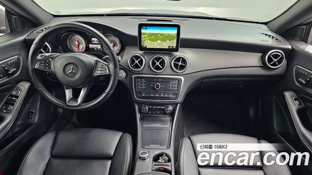 Mercedes-Benz CLA-Class CLA200 d 4MATIC