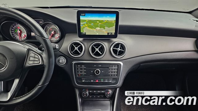 Mercedes-Benz CLA-Class CLA200 d 4MATIC