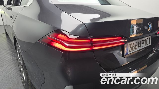 BMW 5-Series 520i