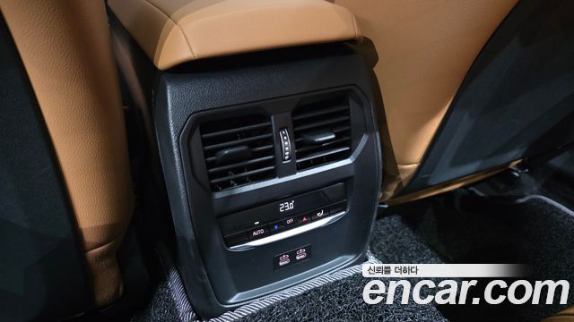 BMW 3-Series 320i