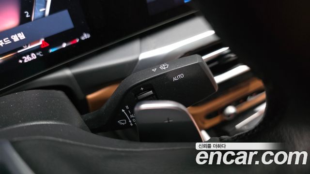 BMW 3-Series 320i