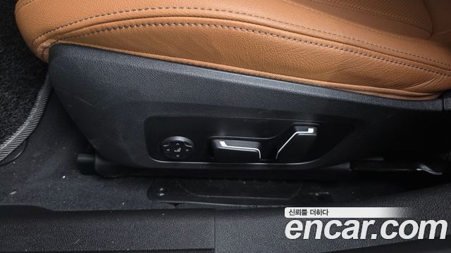 BMW 3-Series 320i