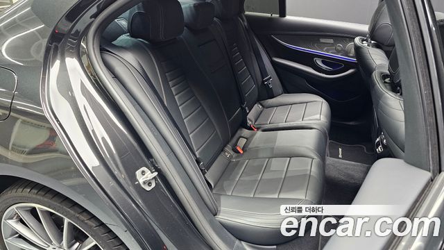 Mercedes-Benz E-Class E350 4MATIC AMG Line