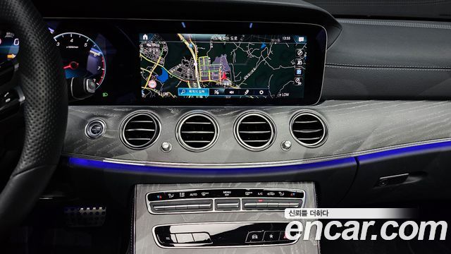Mercedes-Benz E-Class E350 4MATIC AMG Line