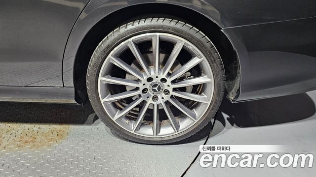 Mercedes-Benz E-Class E350 4MATIC AMG Line