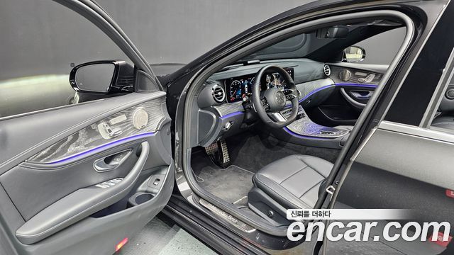 Mercedes-Benz E-Class E350 4MATIC AMG Line