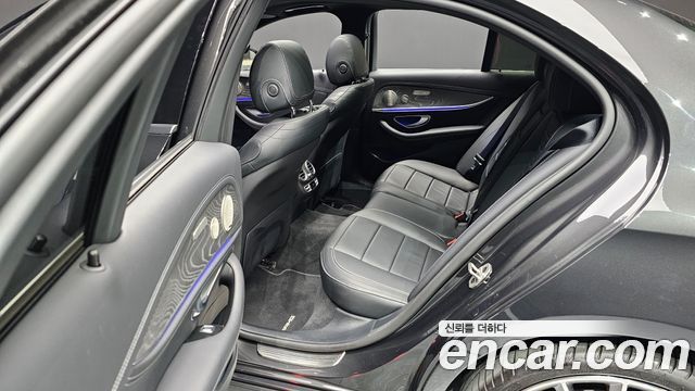 Mercedes-Benz E-Class E350 4MATIC AMG Line