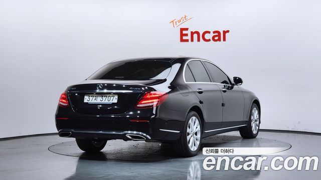 Mercedes-Benz E-Class E300 4MATIC Exclusive