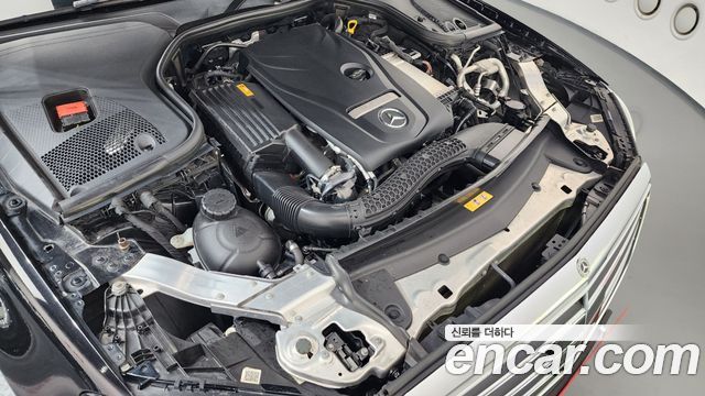 Mercedes-Benz E-Class E300 4MATIC Exclusive