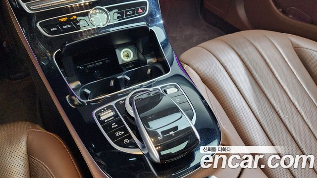 Mercedes-Benz E-Class E300 4MATIC Exclusive
