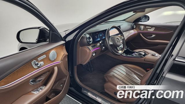 Mercedes-Benz E-Class E300 4MATIC Exclusive