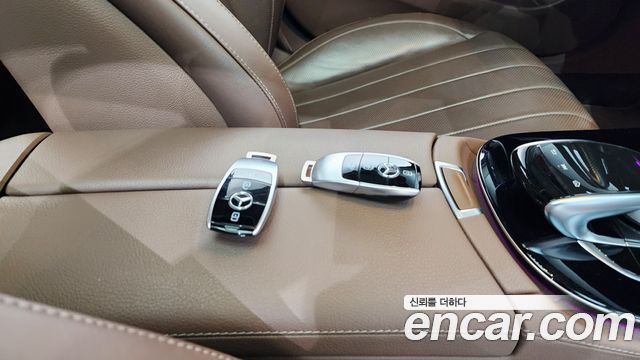 Mercedes-Benz E-Class E300 4MATIC Exclusive