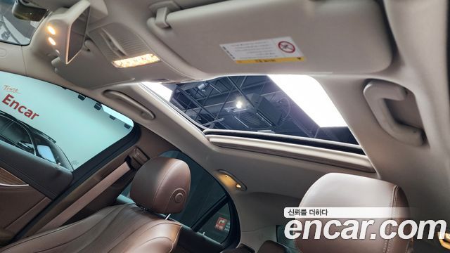 Mercedes-Benz E-Class E300 4MATIC Exclusive