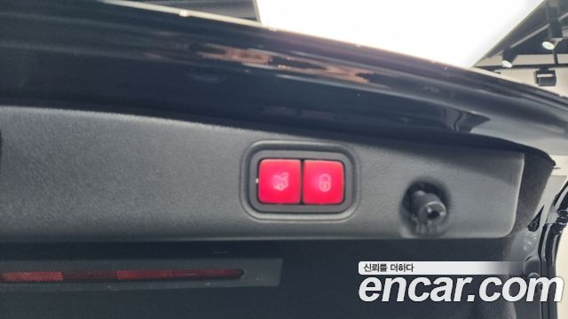 Mercedes-Benz E-Class E300 4MATIC Exclusive