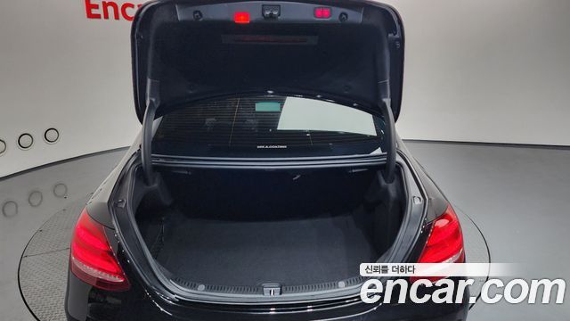 Mercedes-Benz E-Class E300 4MATIC Exclusive