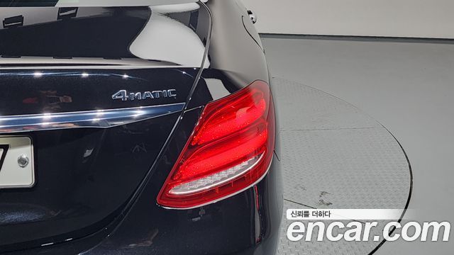 Mercedes-Benz E-Class E300 4MATIC Exclusive
