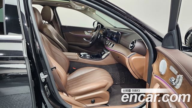 Mercedes-Benz E-Class E300 4MATIC Exclusive