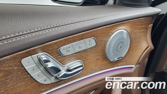 Mercedes-Benz E-Class E300 4MATIC Exclusive