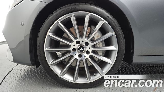 Mercedes-Benz E-Class E350 4MATIC AMG Line