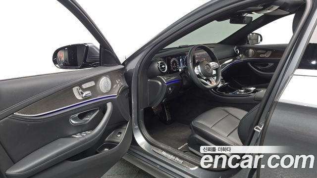 Mercedes-Benz E-Class E350 4MATIC AMG Line