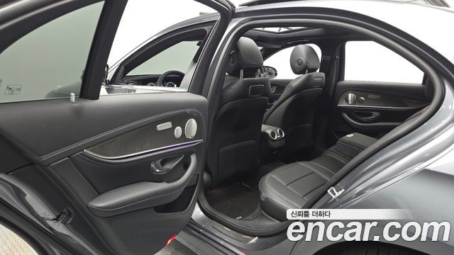 Mercedes-Benz E-Class E350 4MATIC AMG Line
