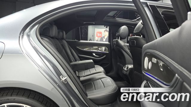 Mercedes-Benz E-Class E350 4MATIC AMG Line