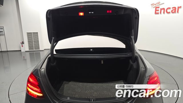 Mercedes-Benz E-Class E350 4MATIC AMG Line