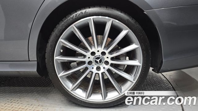 Mercedes-Benz E-Class E350 4MATIC AMG Line