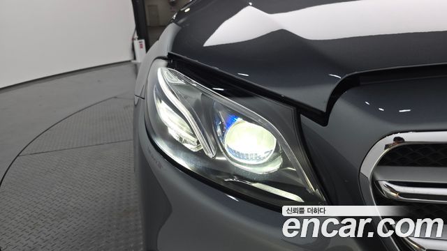Mercedes-Benz E-Class E350 4MATIC AMG Line