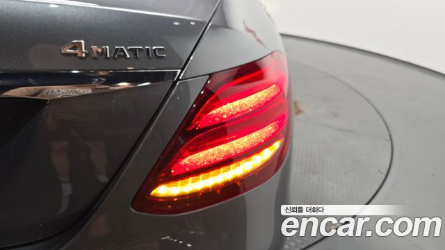 Mercedes-Benz E-Class E350 4MATIC AMG Line