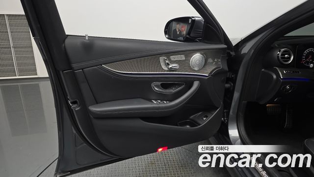 Mercedes-Benz E-Class E350 4MATIC AMG Line