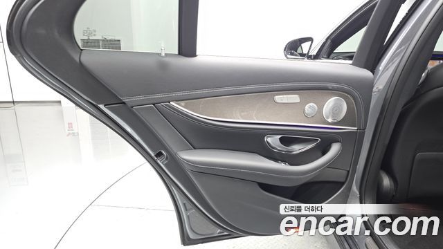 Mercedes-Benz E-Class E350 4MATIC AMG Line