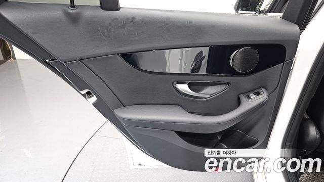 Mercedes-Benz C-Class C200