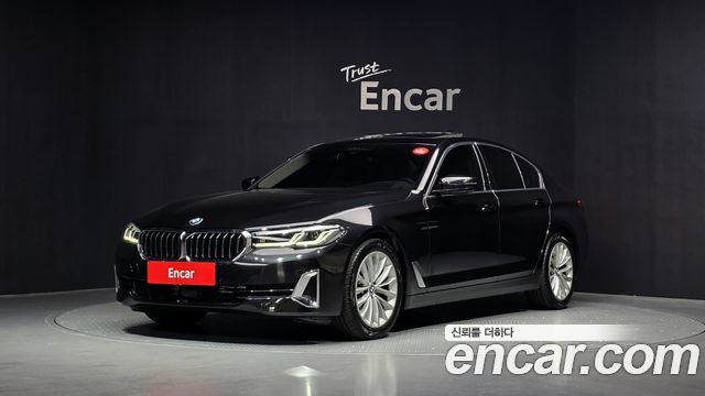 BMW 5-Series 520i Luxury