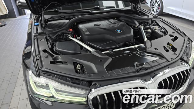 BMW 5-Series 520i Luxury