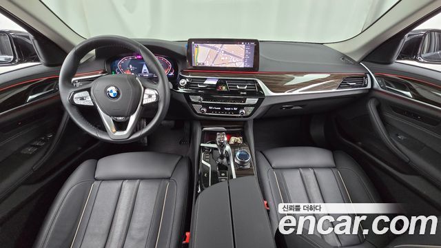 BMW 5-Series 520i Luxury