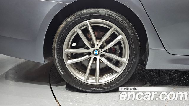 BMW 5-Series 520d xDrive M Sport Package Plus