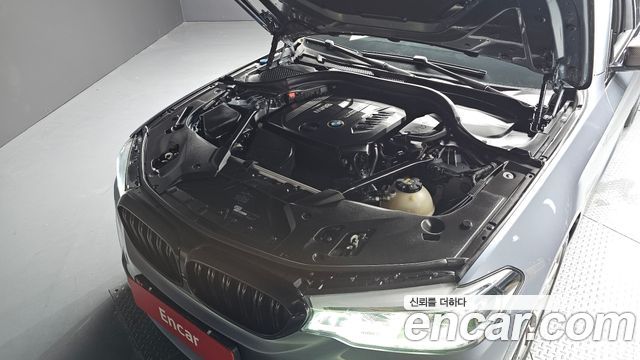 BMW 5-Series 520d xDrive M Sport Package Plus