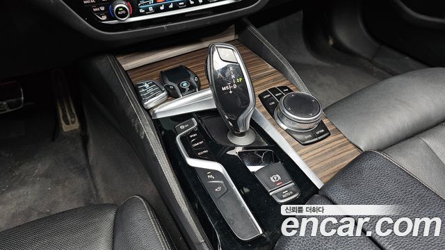 BMW 5-Series 520d xDrive M Sport Package Plus